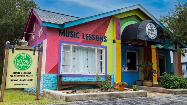 music on magnolia building